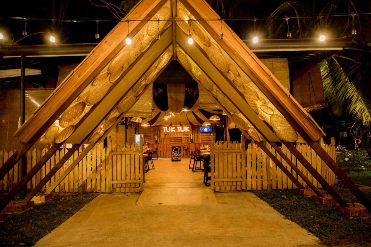 Tuk Tuk Boutique Hotel เนกอมโบ ภายนอก รูปภาพ