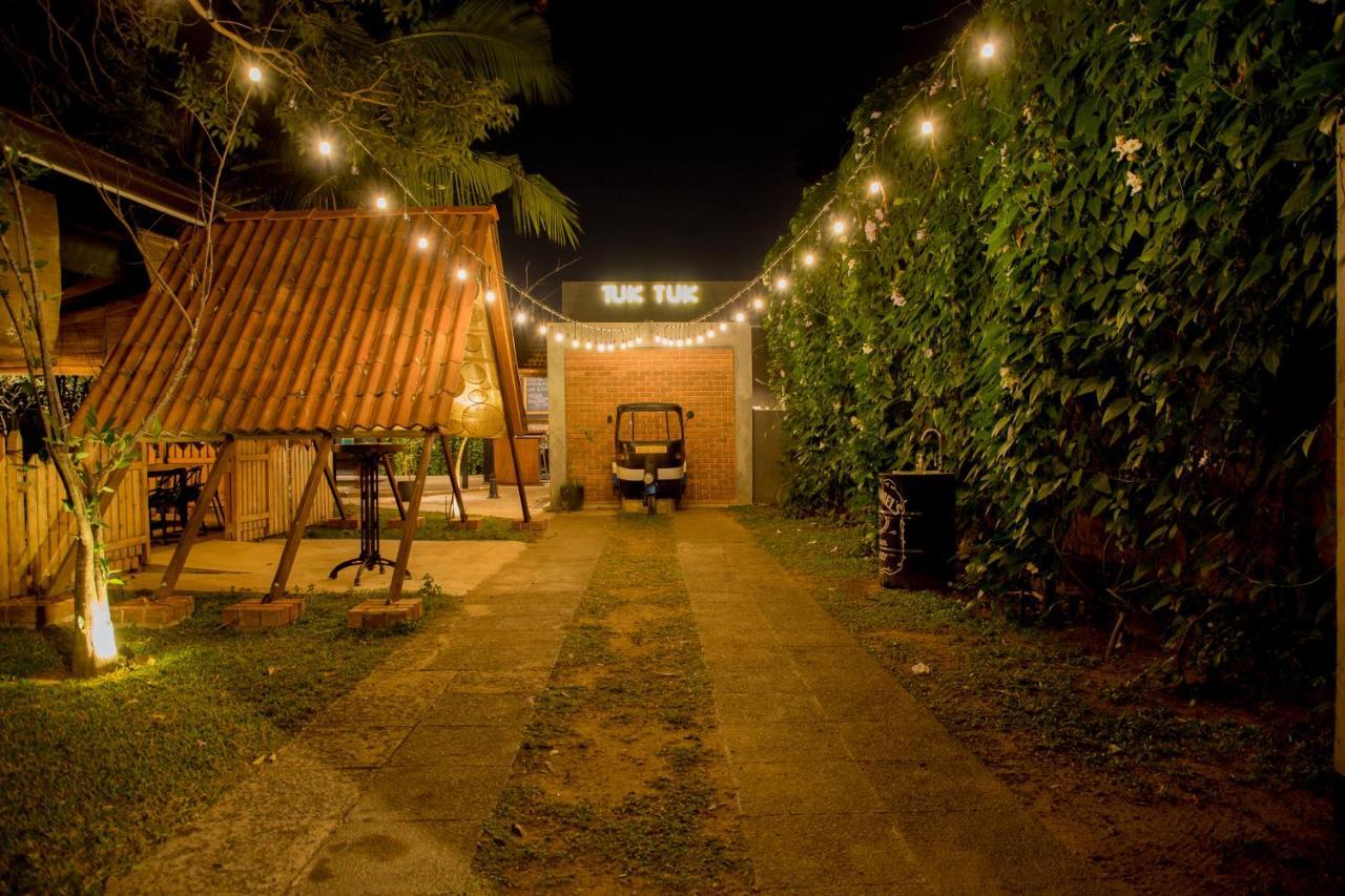 Tuk Tuk Boutique Hotel เนกอมโบ ภายนอก รูปภาพ